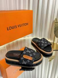 Picture of Louis Vuitton Slippers _SKULVsz35-41mnq1203503
